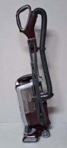 Shark NV752 swivel neck joint and powered lift away side profile view